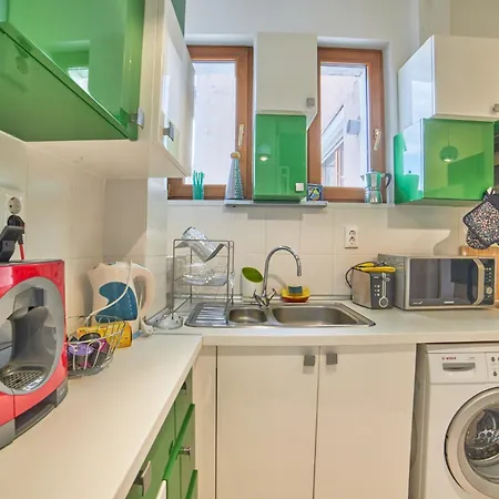 Main Street Sunshine 2 King Bdr Apartament