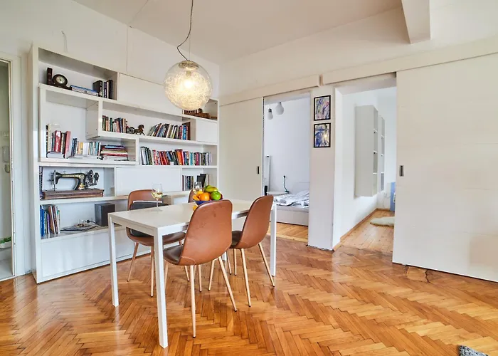 Main Street Sunshine 2 King Bdr * Sofía