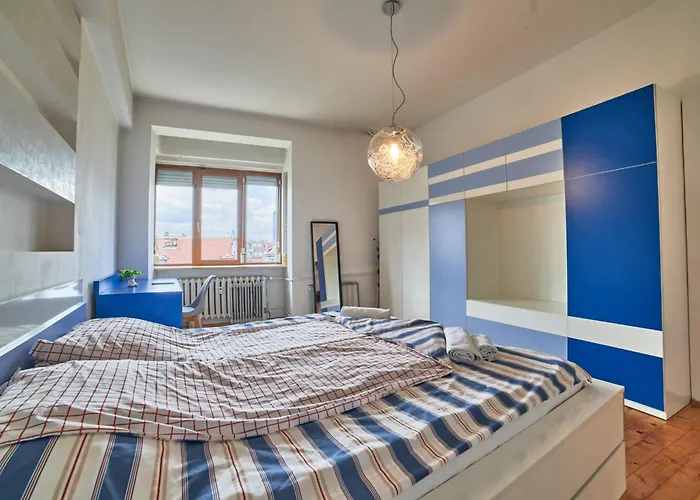 Main Street Sunshine 2 King Bdr Appartement