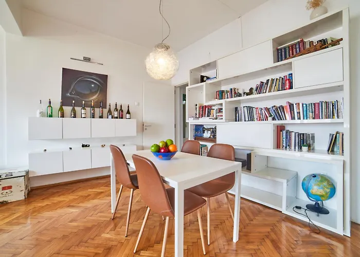 Main Street Sunshine 2 King Bdr София