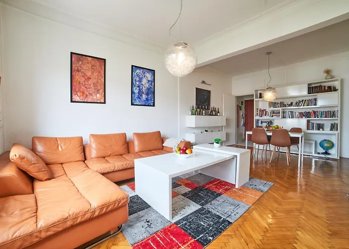 Main Street Sunshine 2 King Bdr * Sofia