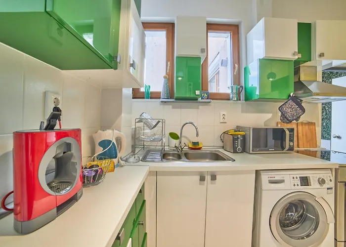 Main Street Sunshine 2 King Bdr Apartament