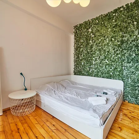 Main Street Sunshine 2 King Bdr Apartament