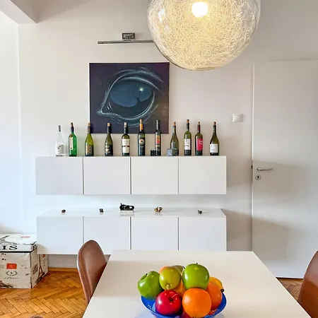 Apartament Main Street Sunshine 2 King Bdr